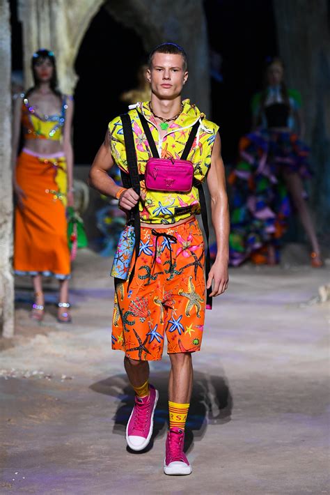 Versace pizzazz ss21